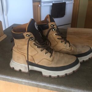 Timberland Boots, size 10 Excellent condition, boots are faded a bit